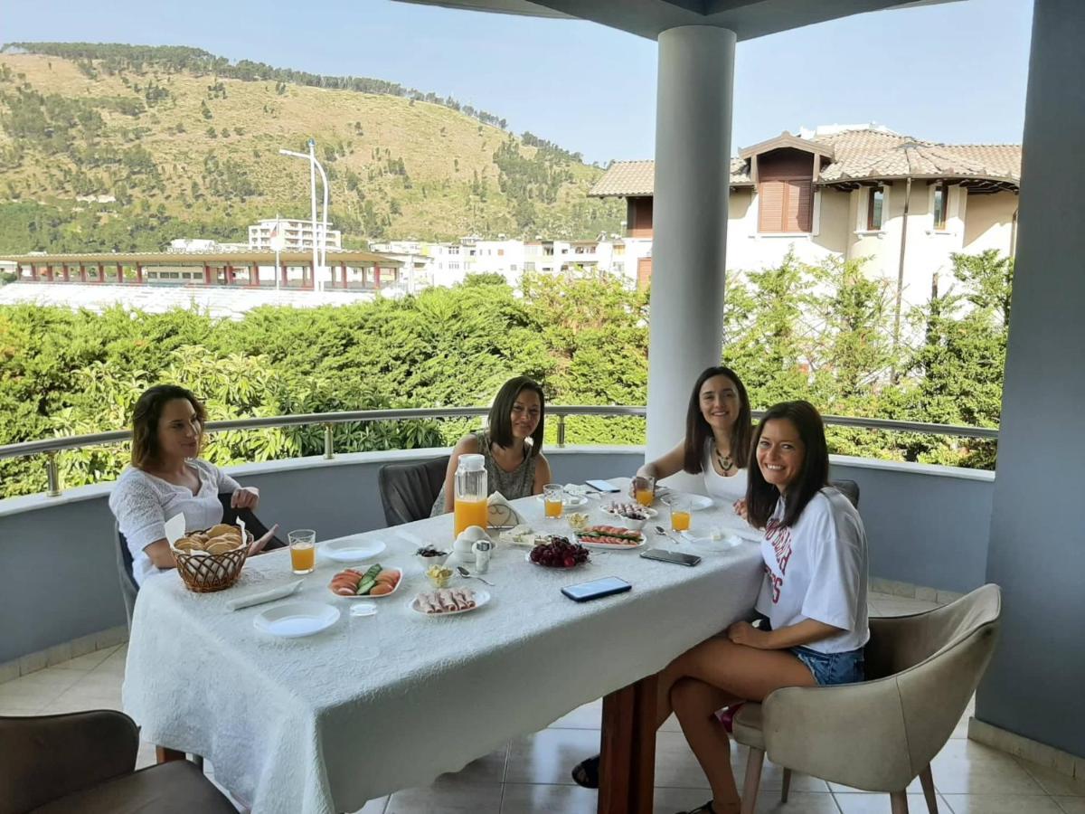 Hotel Vila Arbri بيرات المظهر الخارجي الصورة