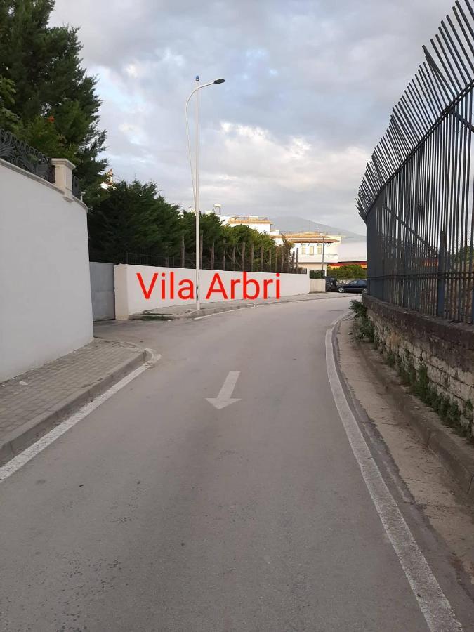 Hotel Vila Arbri بيرات المظهر الخارجي الصورة
