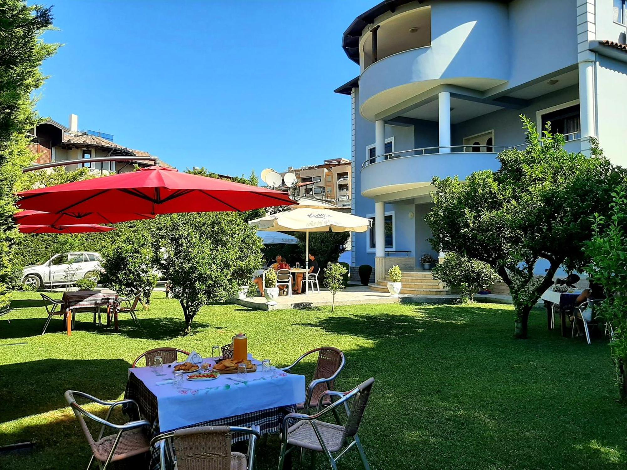 Hotel Vila Arbri بيرات المظهر الخارجي الصورة